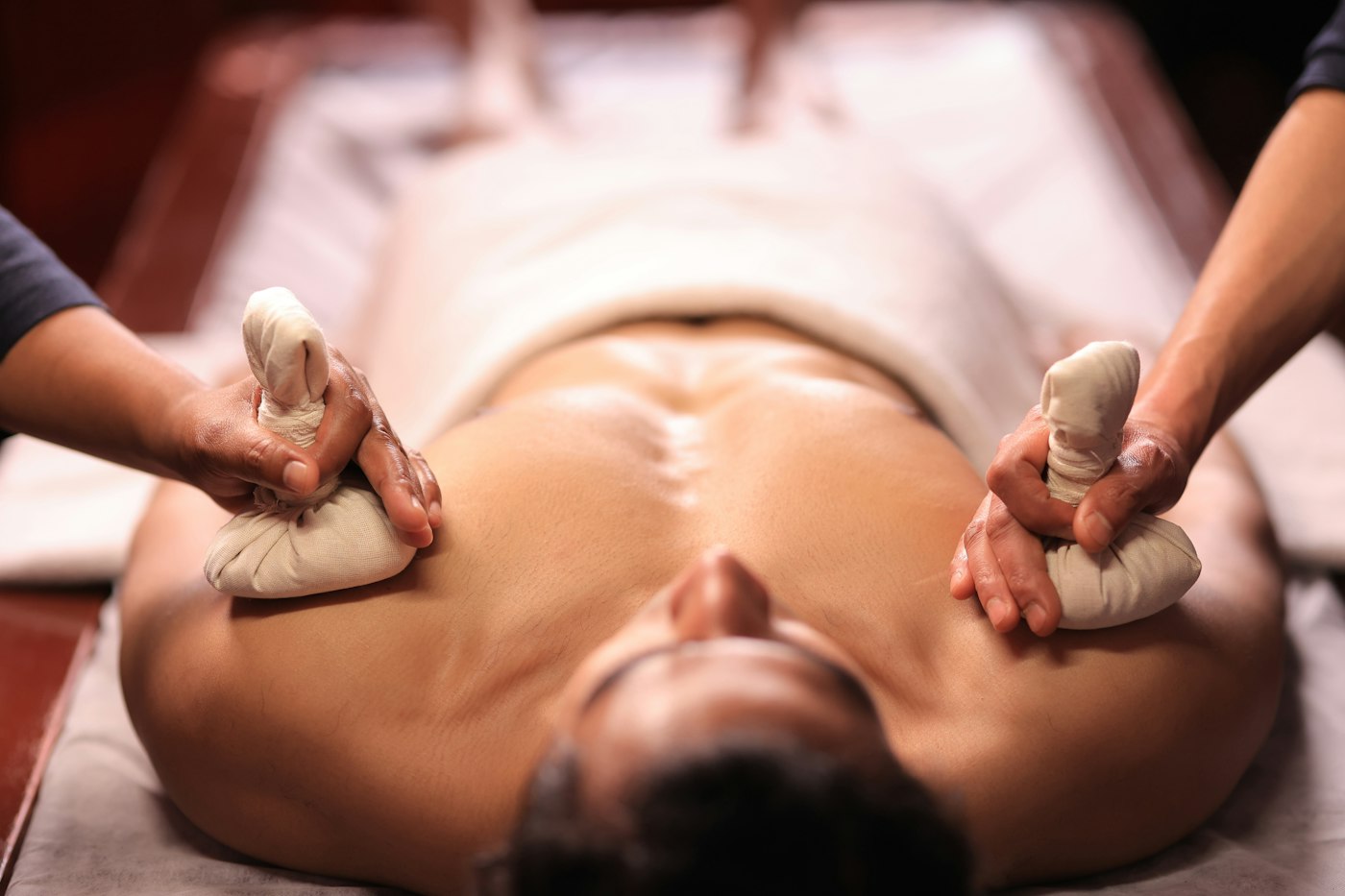 Illustrative Ayurveda therapy setting in Kerala.